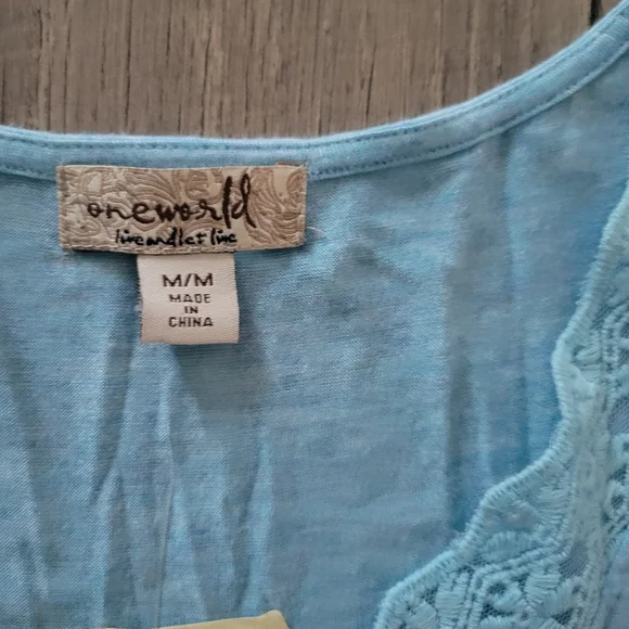 One world top - Picture 6 of 8